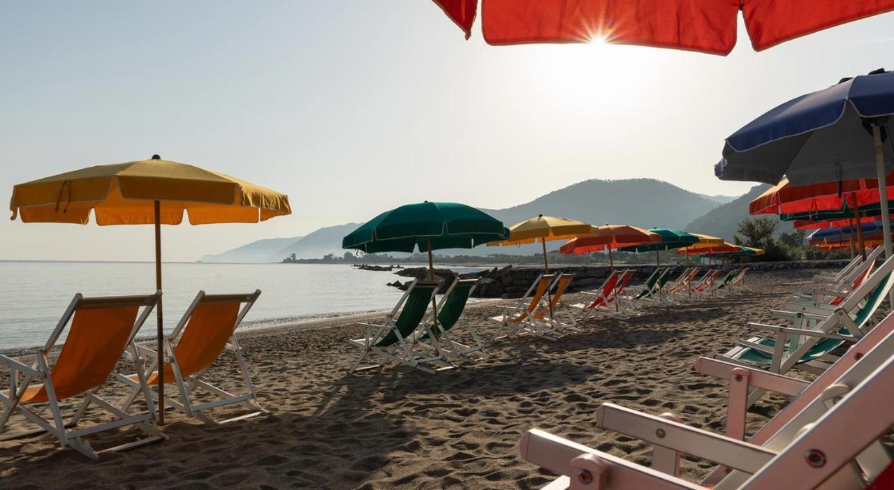 Testa Di Monaco - Basic Beach Accommodations Capo dʼOrlando Extérieur photo