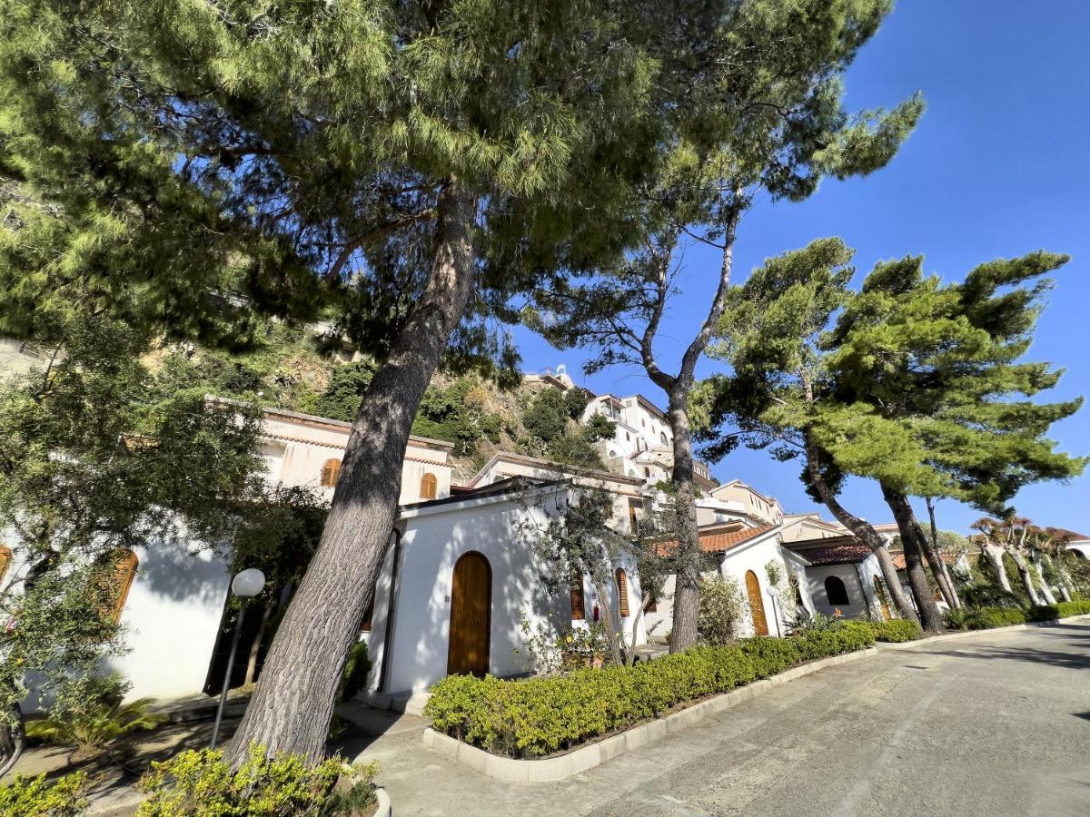 Testa Di Monaco - Basic Beach Accommodations Capo dʼOrlando Extérieur photo