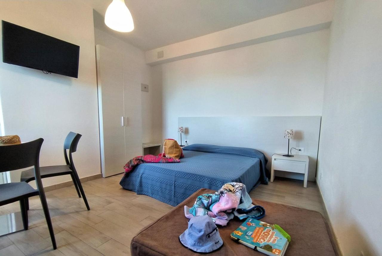 Testa Di Monaco - Basic Beach Accommodations Capo dʼOrlando Extérieur photo