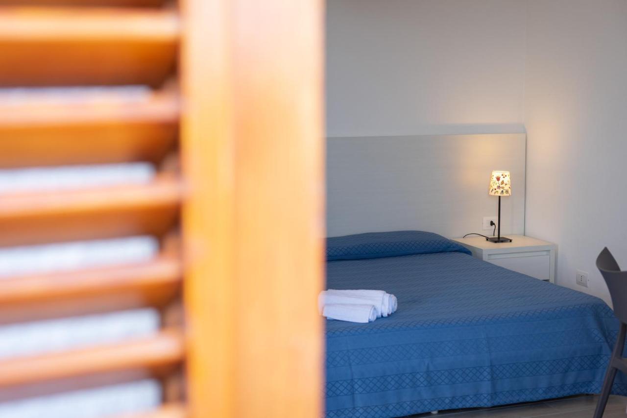Testa Di Monaco - Basic Beach Accommodations Capo dʼOrlando Extérieur photo
